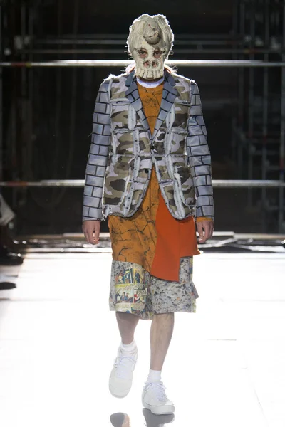 Look 3
